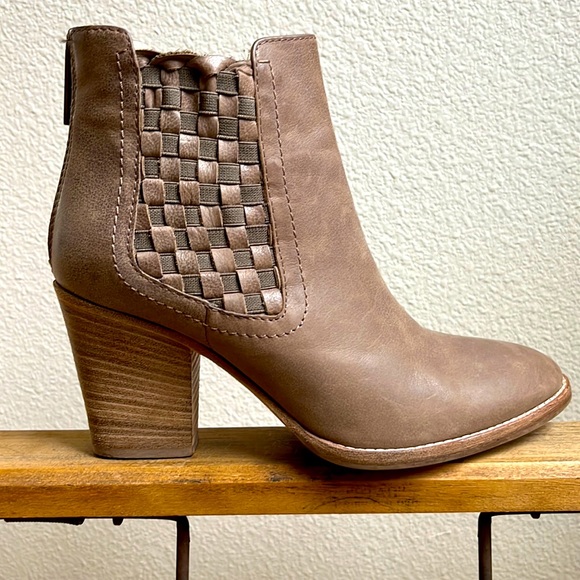 Aquatalia Basket-Weave Tan Leather Frannie Weatherproof Ankle Heeled Booties - Picture 1 of 15